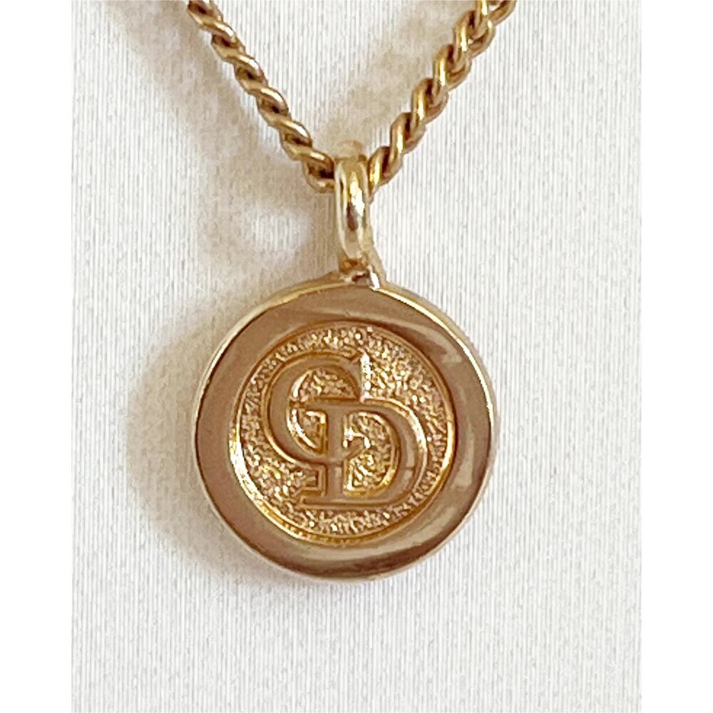 Christian Dior Interlocking Gold Circle Pendant Necklace - Picture 4 of 10